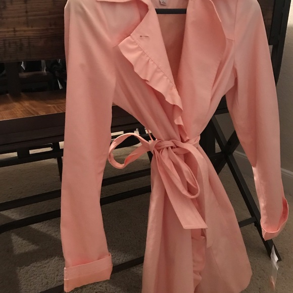 Spring Trench coat - Picture 2 of 4